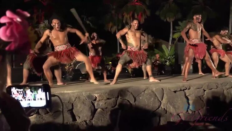 [ATKGirlfriends] - Niki Snow's Hawaiian Beach Fingering Adventure - Niki Snow