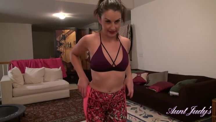 Aunt Cindy's POV Blowjob Fantasy