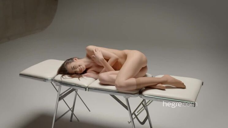 [Hegre] - Solo Nicolette Big Ass Brunette - Nicolette