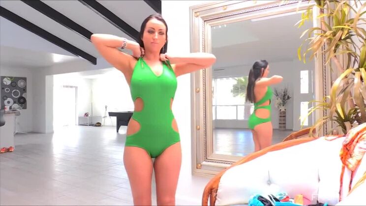 Brunette Young Thing Exposed