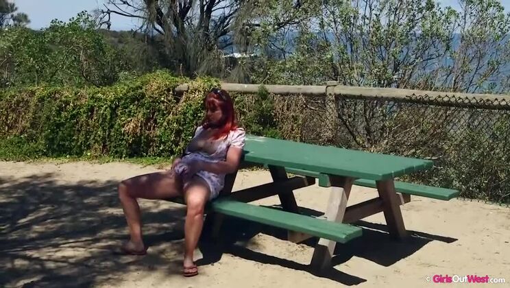 Walk With Big Tits Cherie