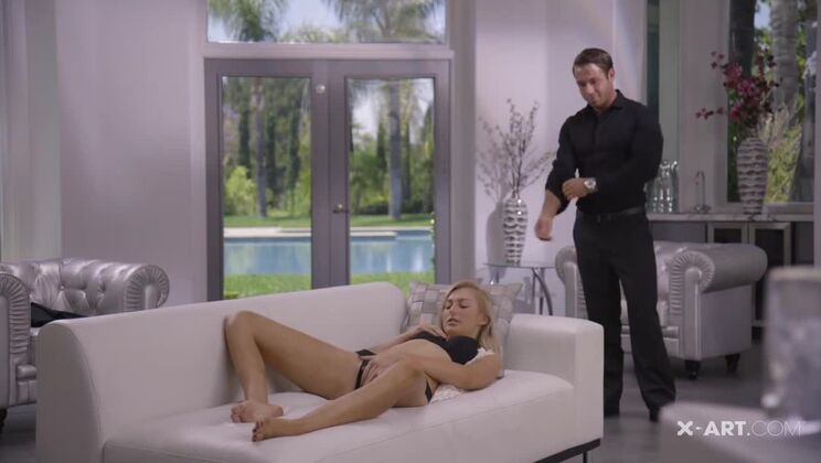 Alexa's Young and Sexy Erotic Escapade