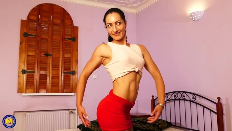 Milf Jessica's Sexy Time with Her Favorite Giant Dildo!