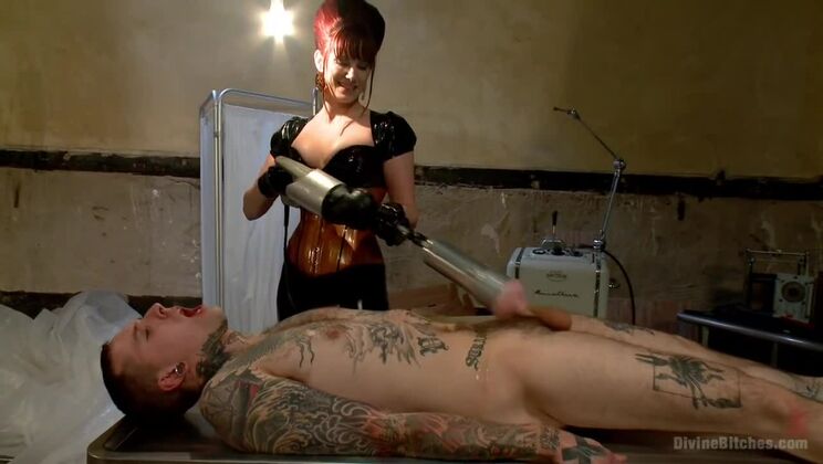 [DivineBitches] -  Anal Frenzy with Alex Adams and Face Sitting action  - John Jammen - Madeline Marlowe - Maitresse Madeline