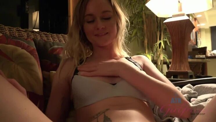 Amateur Hottie Kenzie Kai's Kauai creampie Escapade