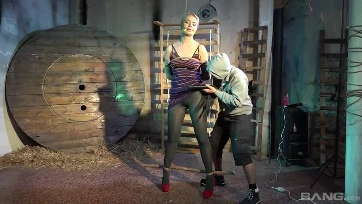 Blonde Nikky Dream Tied Up And Cumming On Vibrator