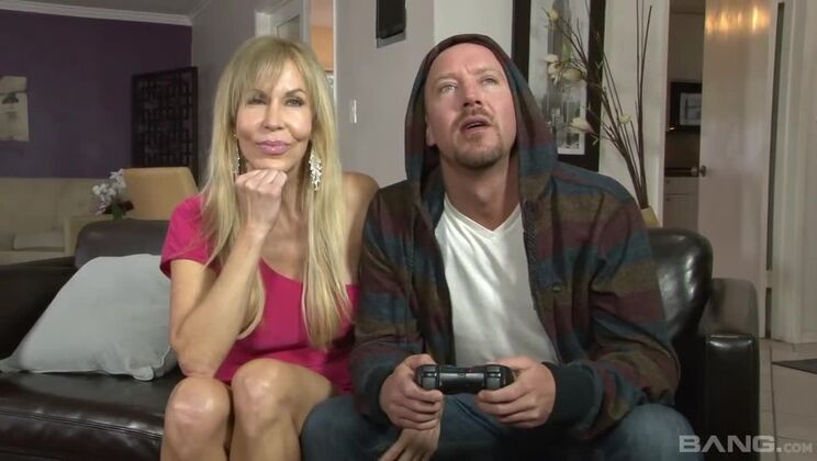 Erica Lauren's Filthy Threesome with Her Stepdaughter's Beau