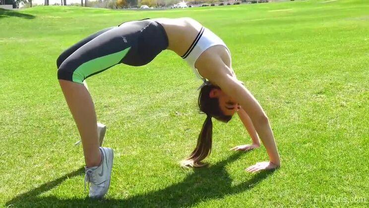 [FTVGirls] - Valentina's Young and Sexy Escapade - Valentina