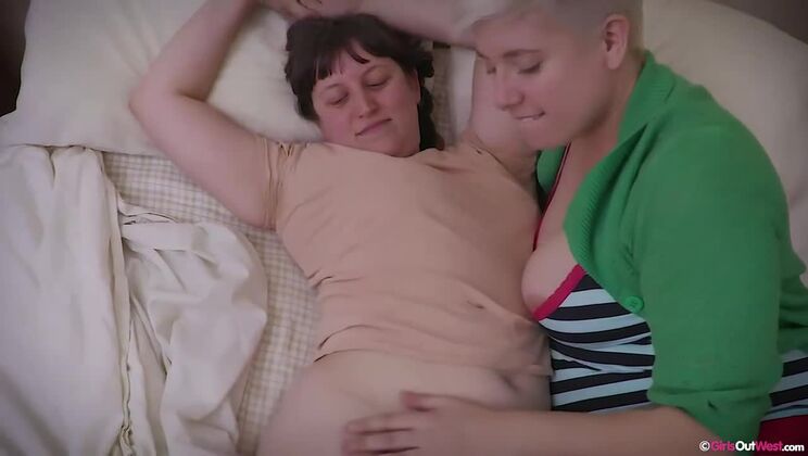 Cuddle Pals Charlee & Violette - Anal Blonde Fun