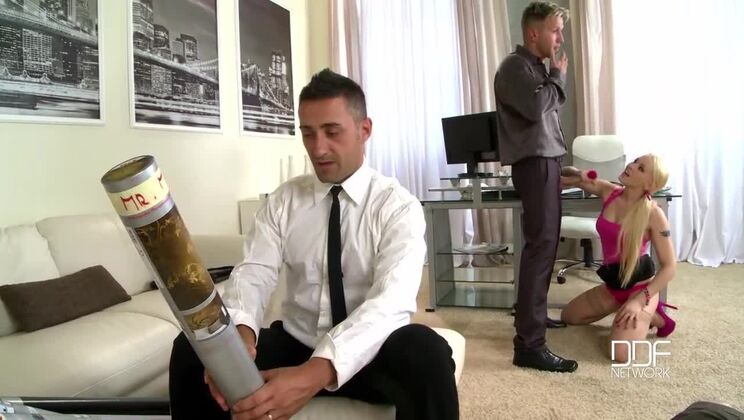 [HandsOnHardcore] - Cum Swallowing Cutie Lola Taylor's Dream