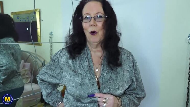 [Mature.nl] - Mature Lady Zadi's British Solo Adventure