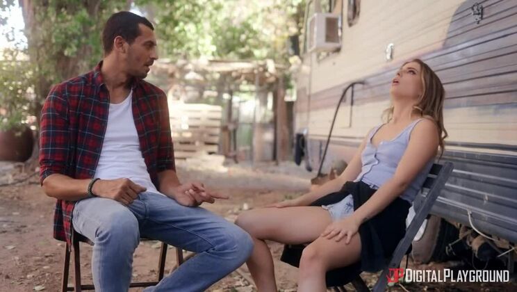 [Episodes] - Voyeur's Delight: Kristen Scott in Hairy Action - Kristen Scott