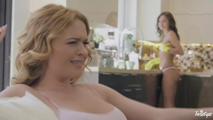 [MomKnowsBest] - Lesbian Lust: Krissy Lynn and Zoe Bloom Get Dirty