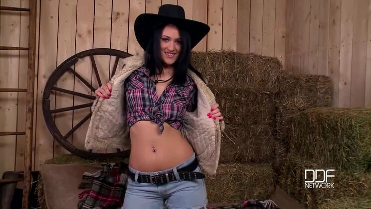 [1By-Day] - Betty's Gaping Strip Tease - Betty