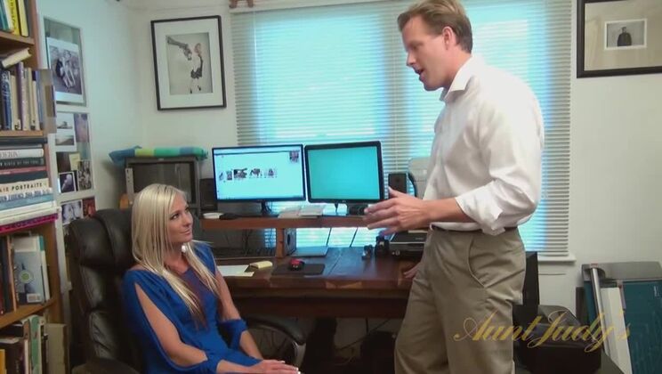 [AuntJudys] - Blonde Elizabeth Loves To Blow - Elizabeth