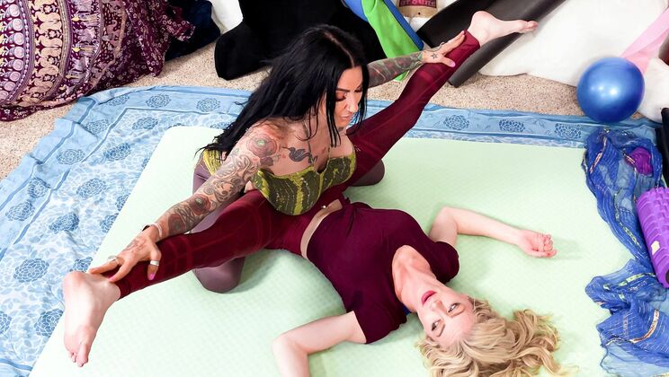 Lesbian Pussy Licking: A Yoga Experience