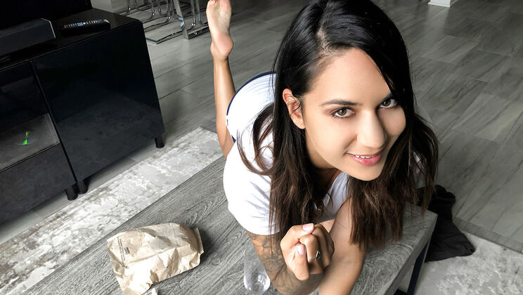 [MYLF] - Elliott Amell MILF Encounter