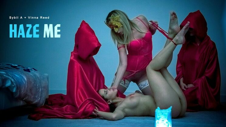 [Babes.com] - Vinna's Small Tits and Big Appetite for Sex Toys