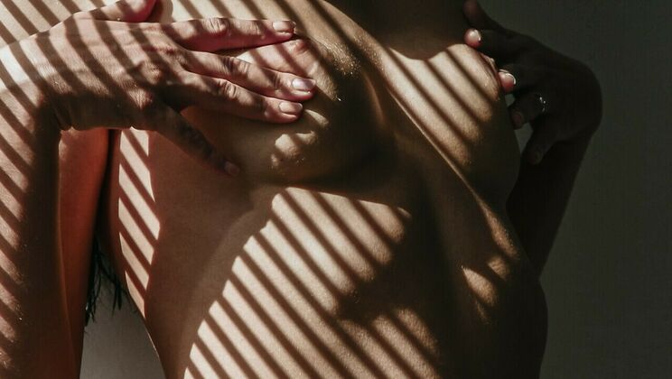 [Babes.com] - Athletic Leanne Lace Plays with Herself - Leanne Lace