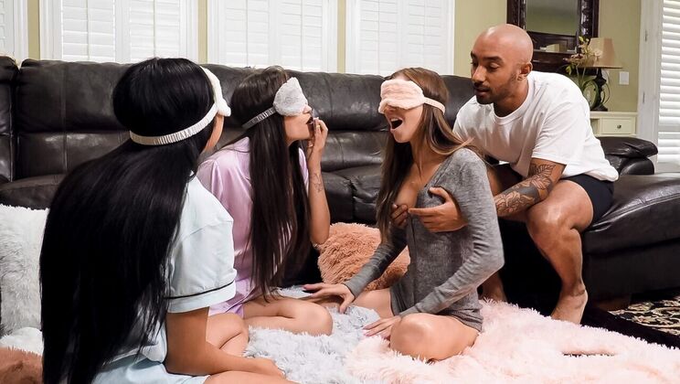 [Brazzers] - Interracial Sucking Action - Oliver Davis - Marykate Moss