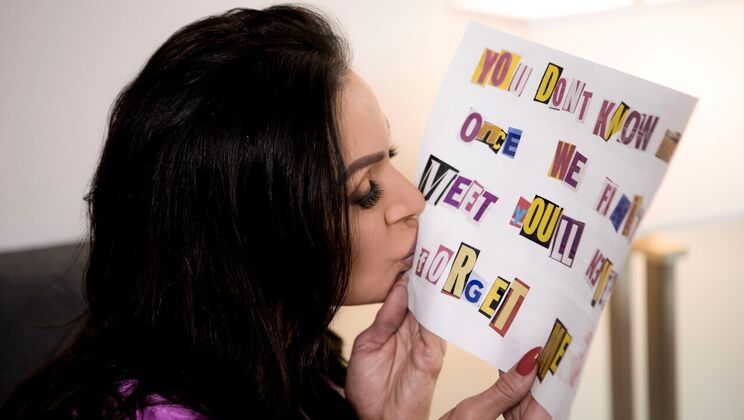 [Brazzers] - Handjob in the Wild with Brunette