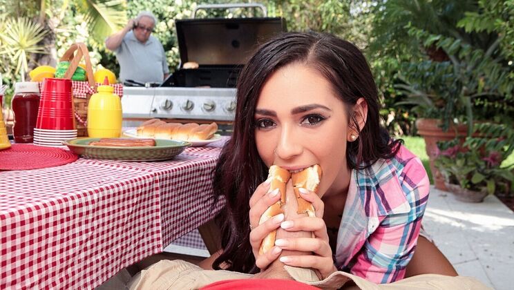 [SneakySex] - Natural Tits on the Park Bench - Jaye Summers - Duncan Saint