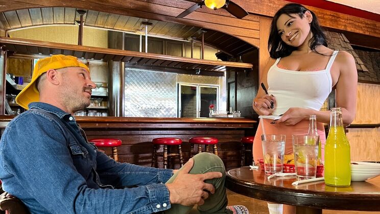 Tattooed Amateur Takes Big Cock Anal