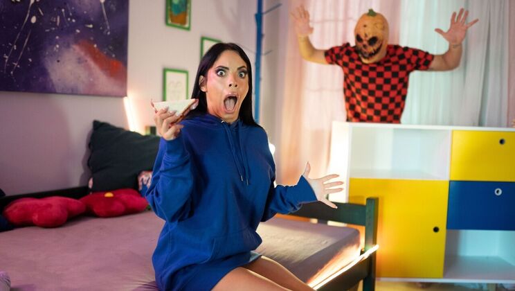 [FakeHubOriginals] - Italian Housemates Halloween Sex Prank - Max Dior - Megan Fiore