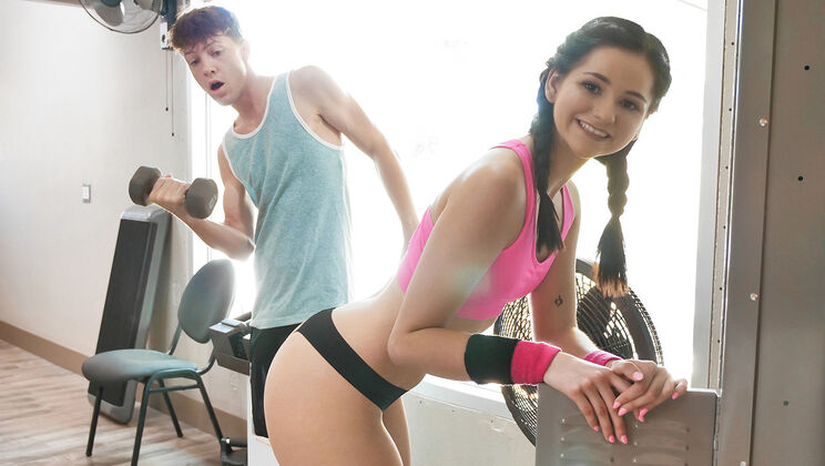 [TheRealWorkout] - Athletic Lust: Rion and Violet's Encounter
