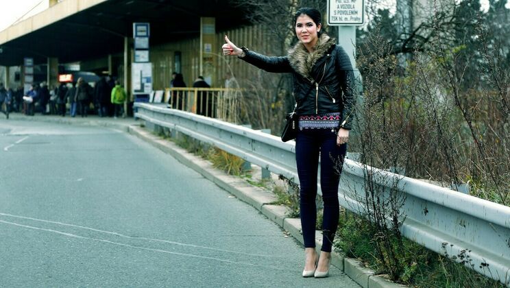 Honey's Roadside Sex Escapade