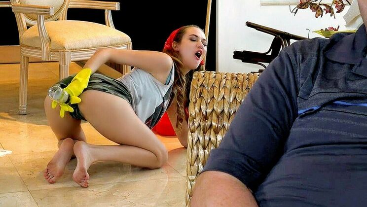 Samantha on her Knees, Looking Bad