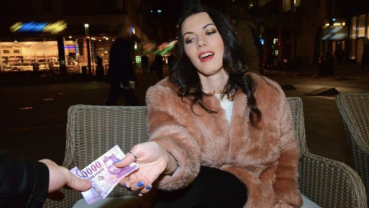 [PublicPickups] - Sarah Takes it Euro Style - Sarah Highlight