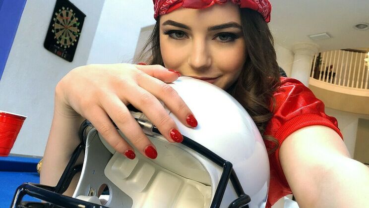 Kylie Quinn Loses Amateur Bet