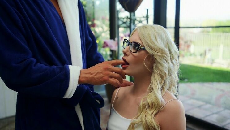 [IKnowThatGirl] - Behind the Glasses Interview - Xander Corvus - Nella Jones