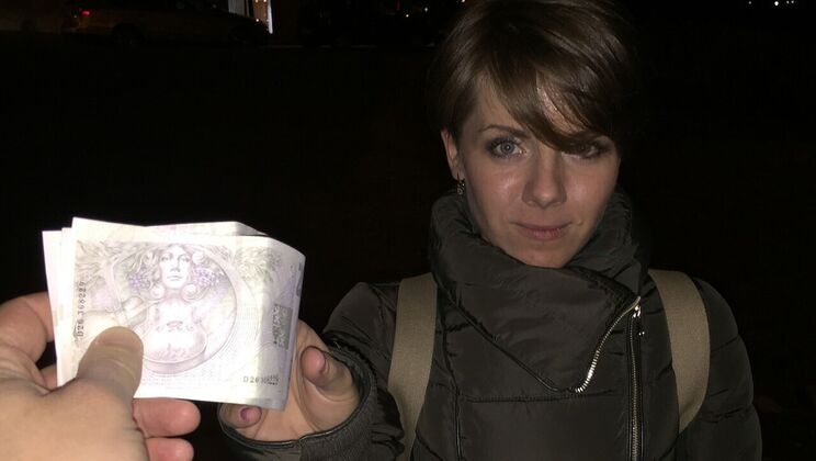 Public Enjoyment with Amateur Babe