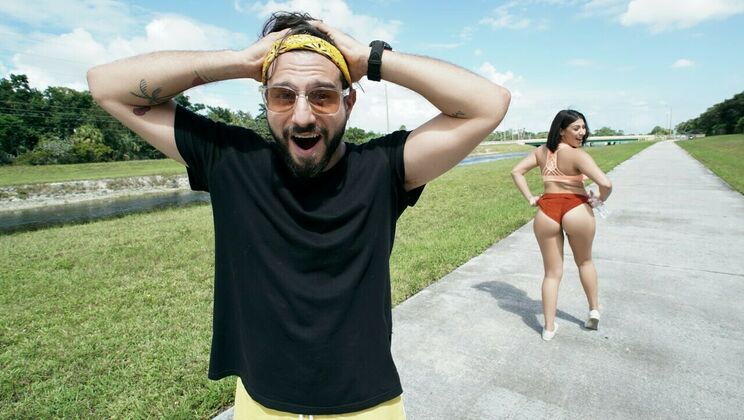 [PervsOnPatrol] - Blowjob And Ride With Tattoo Girl - Valentina Jewels - Tony Rubino