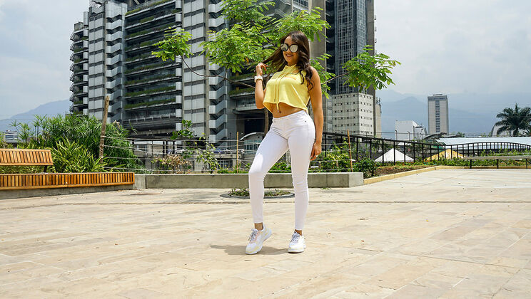 [Oyeloca] - Latina Girls In Sunglasses And Action - Mario Leon - Cameron Bell