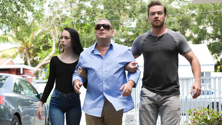 [FamilyStrokes] - Step Sister's Illicit Attraction