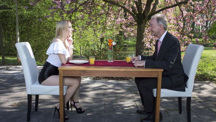 [Oldje] - Youthful Kira Thorn Seduces Older Boris Outdoors - Kira Thorn - Boris