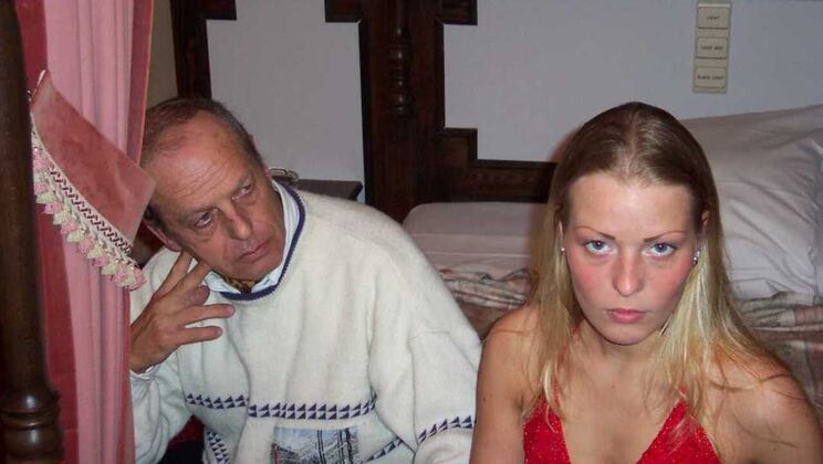 [Oldje] - Zafira's Room Service Pussy Treat - Zafira - Dickie