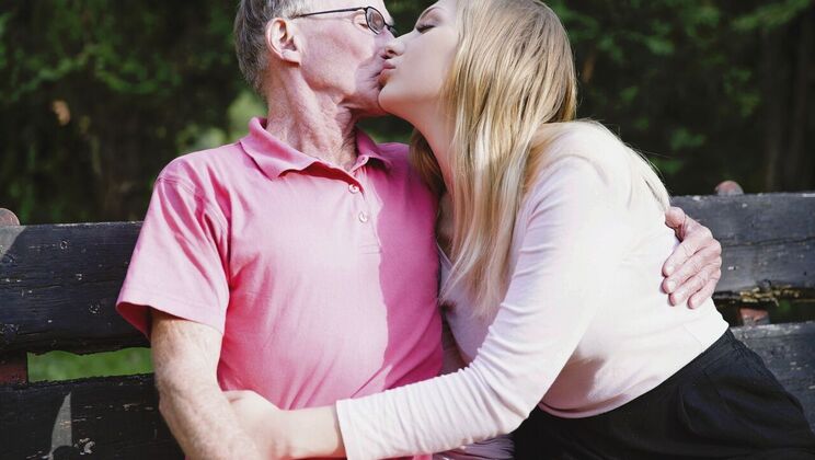 [Oldje] - Cum Swallowing with John and Haley - John - Haley Hill