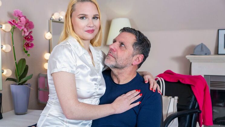 [Oldje] - Blonde Beauty Needs Your Assistance - Phillipe - Rebecca Lee