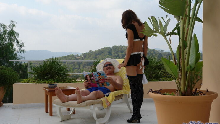 [Oldje] - Brunette Yenna's Deepthroat Adventure - Yenna - Gustavo