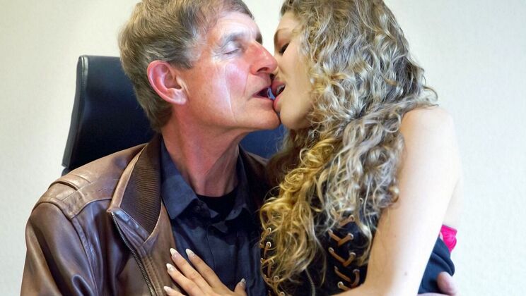 [Oldje] - Blackmailing the Boss: A Rebel's Sexy Revenge - Rebel Lynn - Patrik