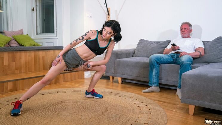 [Oldje] - Relax with Crystal Cherry, the Blowjob Queen