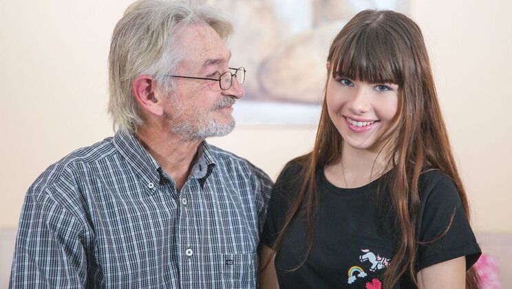 [Oldje] - Older Man and Young Maid in Bathroom Fun