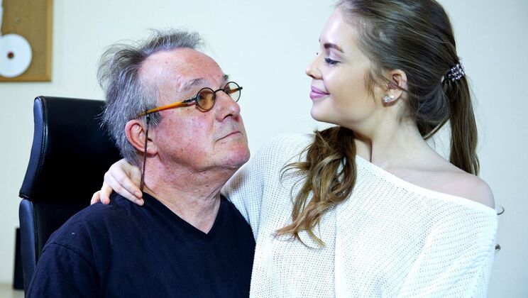 [Oldje] - Kinky Young Blonde's Big Secret - Alessandra Jane - Harry