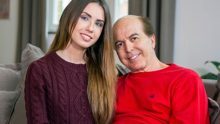 [Oldje] - Sexy Mature Man Heats Up Elle Rose