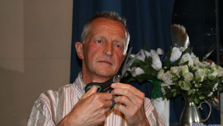 [Oldje] - Blonde Hairdresser Blowjob - Doug - Nicole Wonder