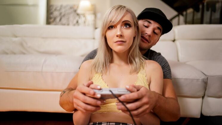 [RealityJunkies] - Stepsister and Stepbrother Kissing and Fucking - Nathan Bronson - Jamie Jett